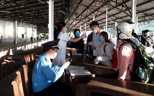 Chốt kiểm soát tại huyện Phú Lộc. Ảnh: Dân Trí 