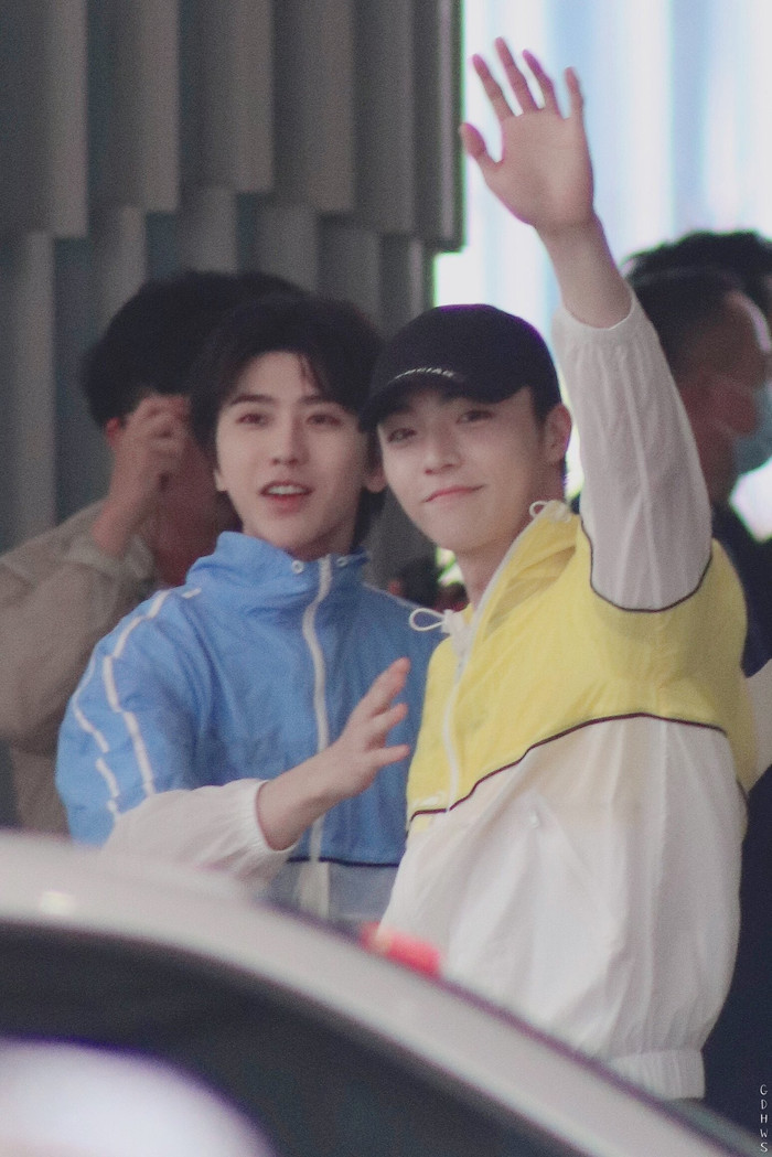 Fan của Thái Từ Khôn được gọi là người cố gắng nhất thế giới: Leo núi trèo cây xuống biển không gì là không thể Ảnh 3