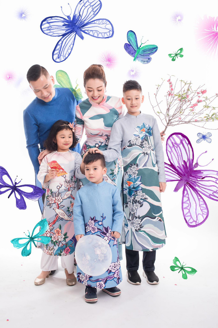 Cả nhà nàng hậu, bé nào cũng có nhan sắc 'cực phẩm'