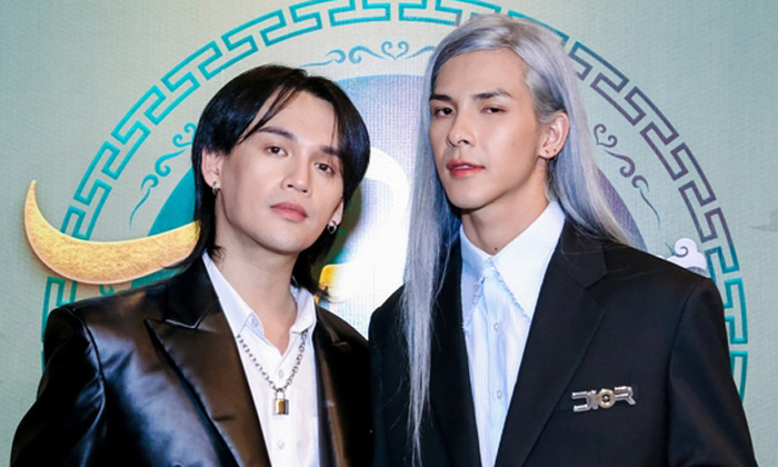 Nguyễn Trần Trung Quân tiếp sức tuyến đầu chống COVID-19: Khẩu trang, găng tay, quần áo chống độc và cả lương khô, mì gói Ảnh 9