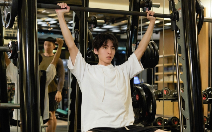 Vương Tuấn Khải: Mẫu bạn trai lý tưởng của nhiều cô gái qua hình ảnh mới Ảnh 2