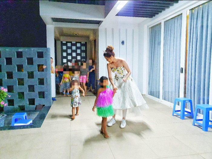 Miss Earth Phương Khánh hớp hồn fan với style 'nữ chủ tịch', chuẩn hoa hậu quốc tế vạn người mê Ảnh 7