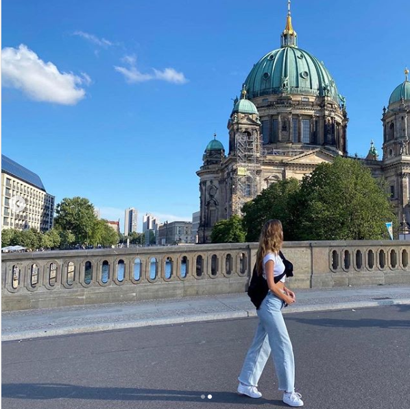 Tom Holland xác nhận bạn gái chính thức qua bài đăng trên Instagram Ảnh 6