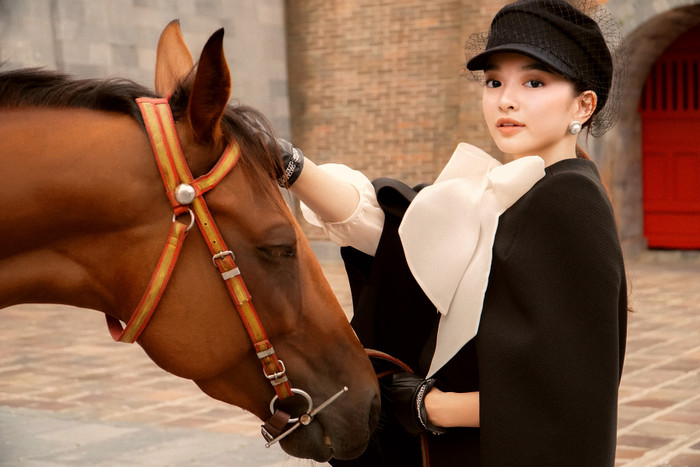 Vắng mặt họp báo 'Tiệc trăng máu' vì tự nguyện cách ly COVID-19, Kaity Nguyễn có thể xuất hiện trong showcase 'Gái già lắm chiêu' tuần sau? Ảnh 8