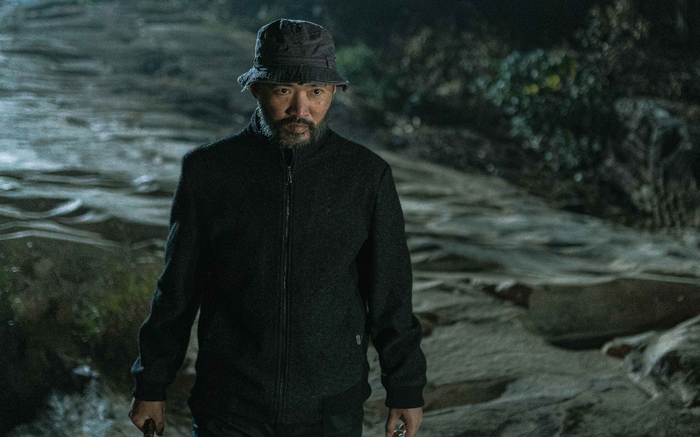 'Choáng' với tạo hình khác lạ không nhận ra của Tiến Luật với vai kẻ phản diện sát nhân trong 'Song song' Ảnh 2