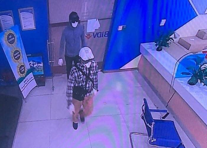 Các đối tượng đã cướp số tiền khoảng hơn 900 triệu đồng