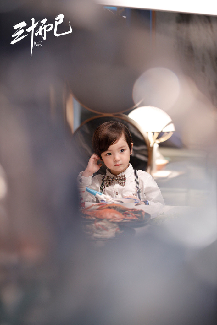 Cậu bé ấm áp 'Hứa Tử Ngôn' trông giống Lộc Hàm trong '30 chưa phải là hết' bất ngờ lên hot search Ảnh 9