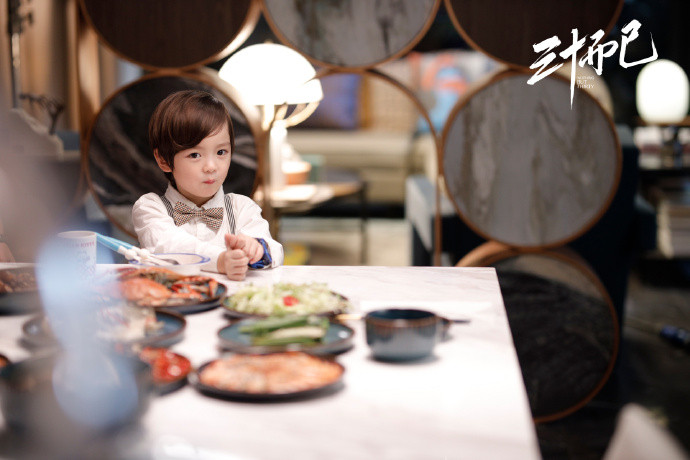 Cậu bé ấm áp 'Hứa Tử Ngôn' trông giống Lộc Hàm trong '30 chưa phải là hết' bất ngờ lên hot search Ảnh 10