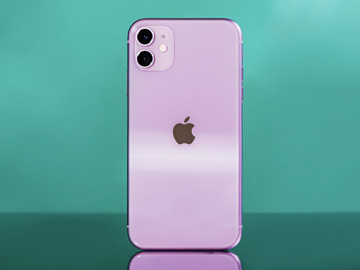 iPhone 11 cũng được xem là yếu tố quan trọng thúc đẩy người dân Trung Quốc bỏ tiền ra sắm điện thoại mới trong bối cảnh dịch bệnh. (Ảnh: Crystal Cox/Business Insider)