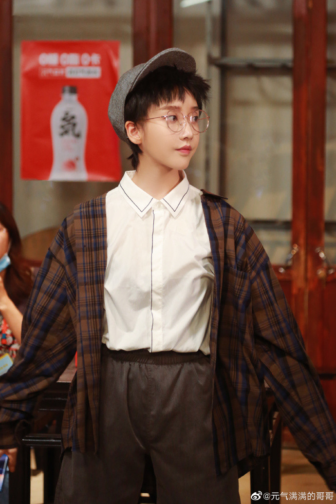 'Ca ca tràn đầy sức sống' tung poster kèm trailer: Bậc tiền bối 'dọa sợ' đàn em Ảnh 18