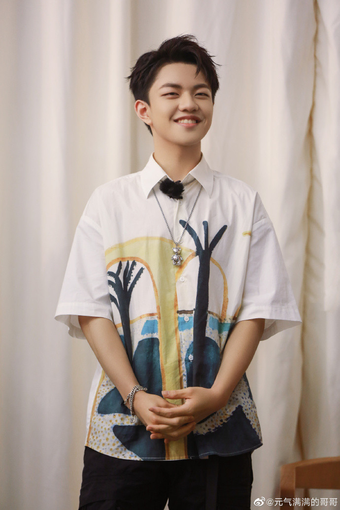 'Ca ca tràn đầy sức sống' tung poster kèm trailer: Bậc tiền bối 'dọa sợ' đàn em Ảnh 21