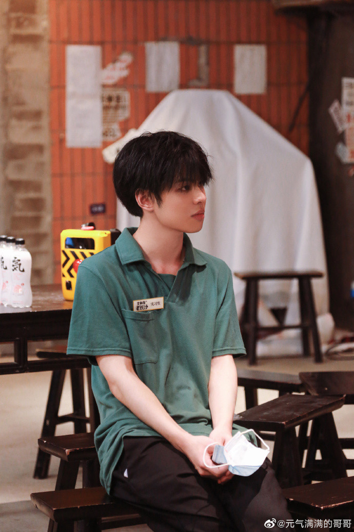 'Ca ca tràn đầy sức sống' tung poster kèm trailer: Bậc tiền bối 'dọa sợ' đàn em Ảnh 24