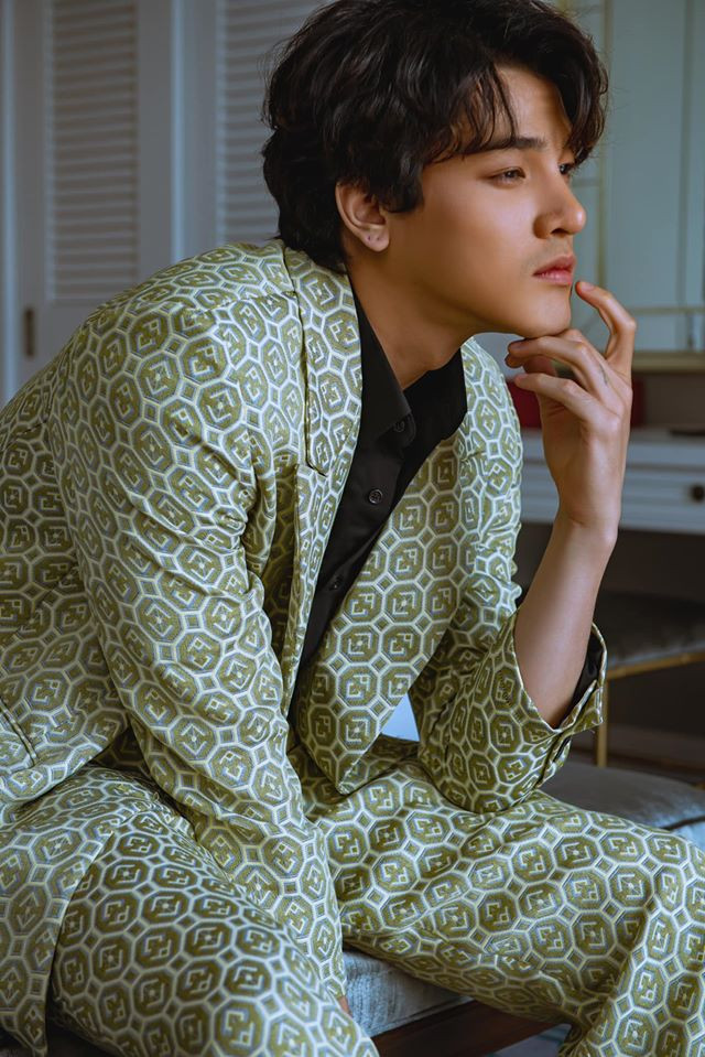 Anh chàng sở hữu ngoại hình lạnh lùng, quyến rũ.