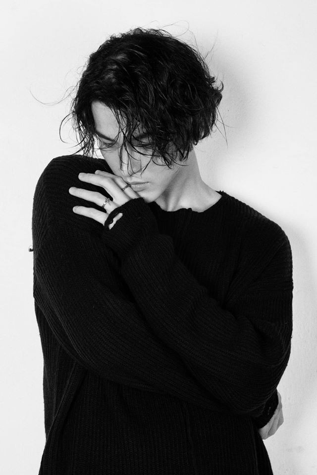 'Gái già lắm chiêu' kết nạp trai mới: Toàn chụp ảnh lạnh như băng nhưng đã cười thì tỏa nắng, không biết body có như Lê Xuân Tiền? Ảnh 31