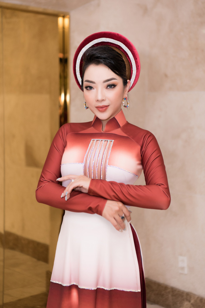 Giải Đồng siêu mẫu Việt Nam Đông Hạ uyển chuyển trong tà áo dài họa tiết đặc sắc Ảnh 10