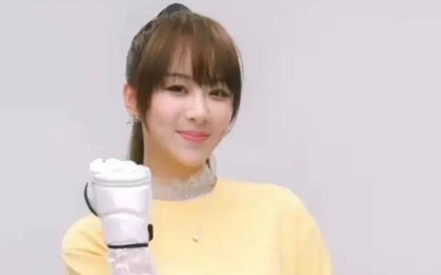 Hình ảnh mới nhất của Dương Tử khiến dân mạng chế nhạo: 'Trông cô ấy không khác gì ma-nơ-canh' Ảnh 2