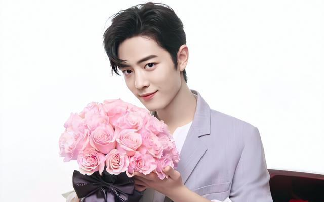 Tiêu Chiến tặng hoa hồng và nhẫn kim cương cho cặp tình nhân cùng nhau chống lại thiên tai làm fan vô cùng cảm động Ảnh 2