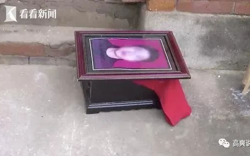 Con dâu đào hài cốt chồng đặt trước cửa nhà mẹ chồng Ảnh 2