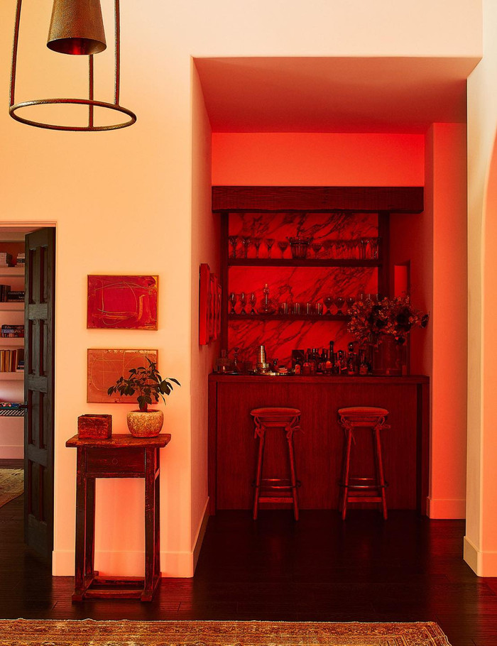 Quầy bar nho nhỏ với phong cách đậm chất Tây Ban Nha 