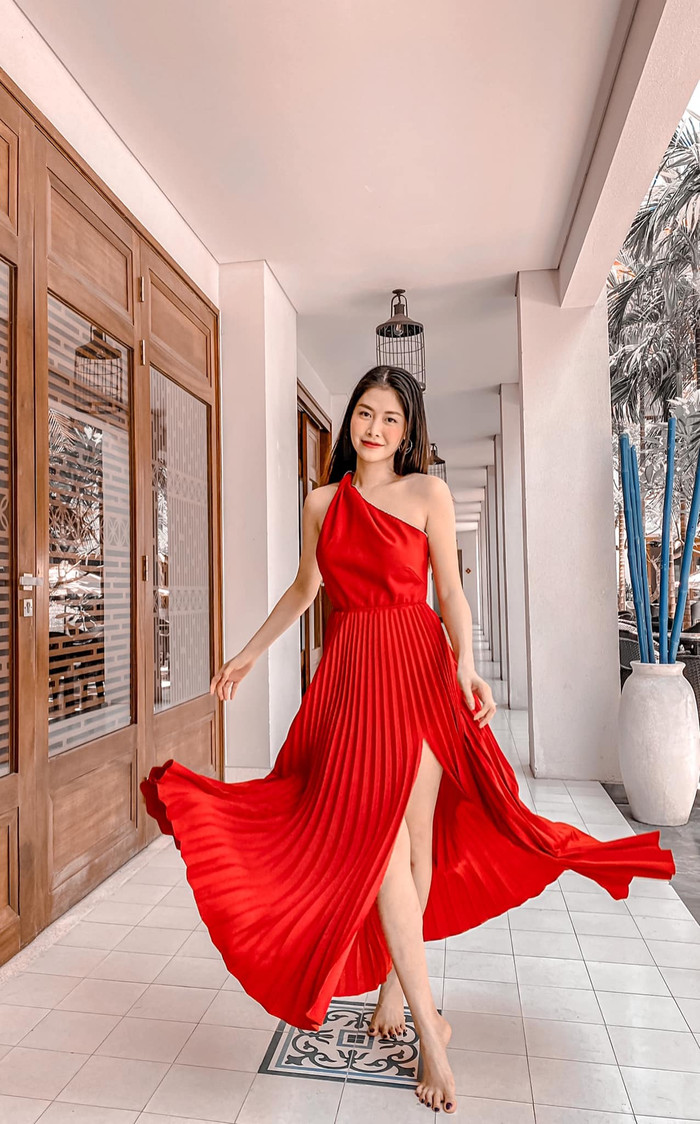 Thủy Anh - bà xã Đăng Khôi xinh đẹp mặn mà ở tuổi U30