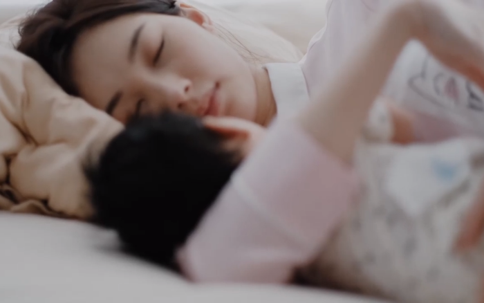 Ông xã Hoa hậu Đặng Thu Thảo lần đầu chia sẻ clip quay cận mặt con trai 2 tháng tuổi Ảnh 2