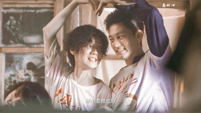 'Xuyên qua hỏa tuyến': Mộng tưởng hoang tàn của những tuổi trẻ bị cộp mác không có tương lai Ảnh 30