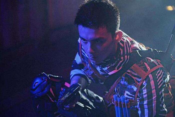 'Xuyên qua hỏa tuyến': Mộng tưởng hoang tàn của những tuổi trẻ bị cộp mác không có tương lai Ảnh 12