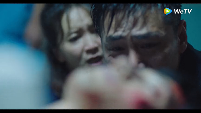 'Xuyên qua hỏa tuyến': Mộng tưởng hoang tàn của những tuổi trẻ bị cộp mác không có tương lai Ảnh 17