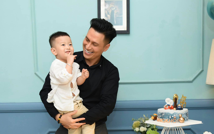 Diễn viên Việt Anh lần đầu chia sẻ về quyết định ly hôn cũng như việc chăm sóc con trai Ảnh 2