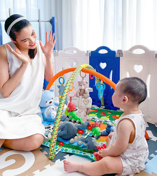 Lan Khuê hiện là một trong những 'hot mom' của showbiz Việt vì chăm con cực khéo