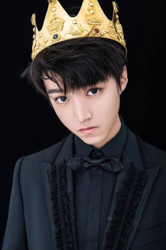 Sự ưu ái của thương hiệu đối với Vương Tuấn Khải được ví von như dành cho hoàng tử Ảnh 7