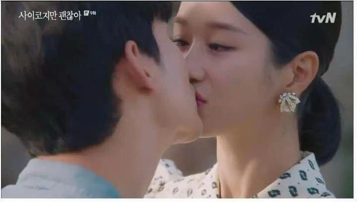 Nhưng khi bị hôn thì đơ toàn tập luôn 