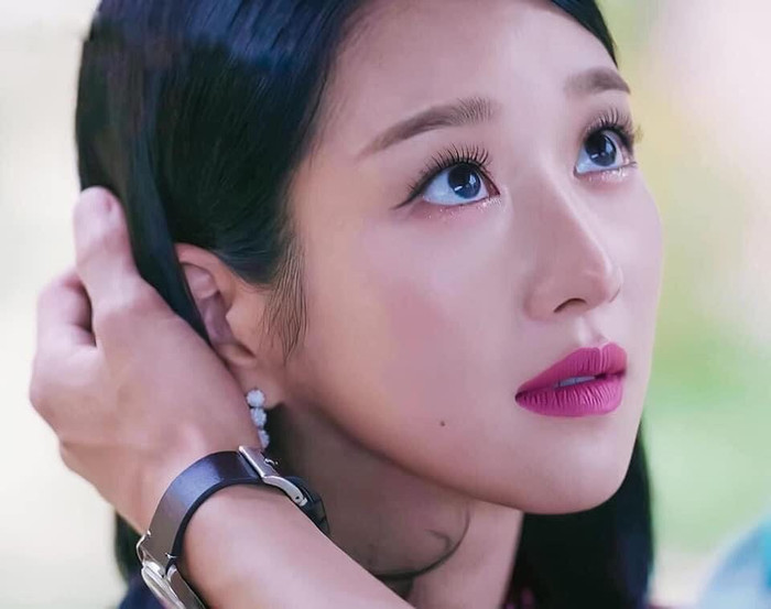 Và anh nhẹ nhàng thuyết phục cô hãy làm hòa với anh trai Moon Sang Tae (Oh Jung Se) 