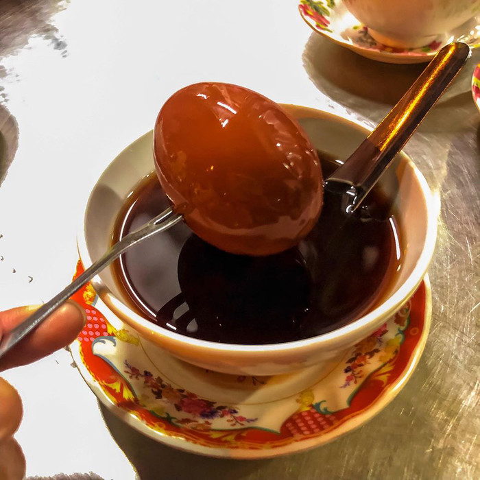 Chén chè trứng gà trà lạ miệng