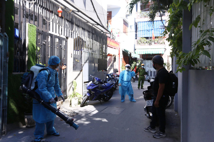 Bộ Y tế tăng cường chi viện nhân lực, hàng trăm sinh viên y dược tới Đà Nẵng chống dịch COVID-19.&nbsp;