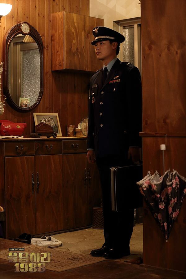 5 nam diễn viên Hàn 'cực bảnh' khi mặc quân phục: Hyun Bin, Song Joong Ki và...? Ảnh 9