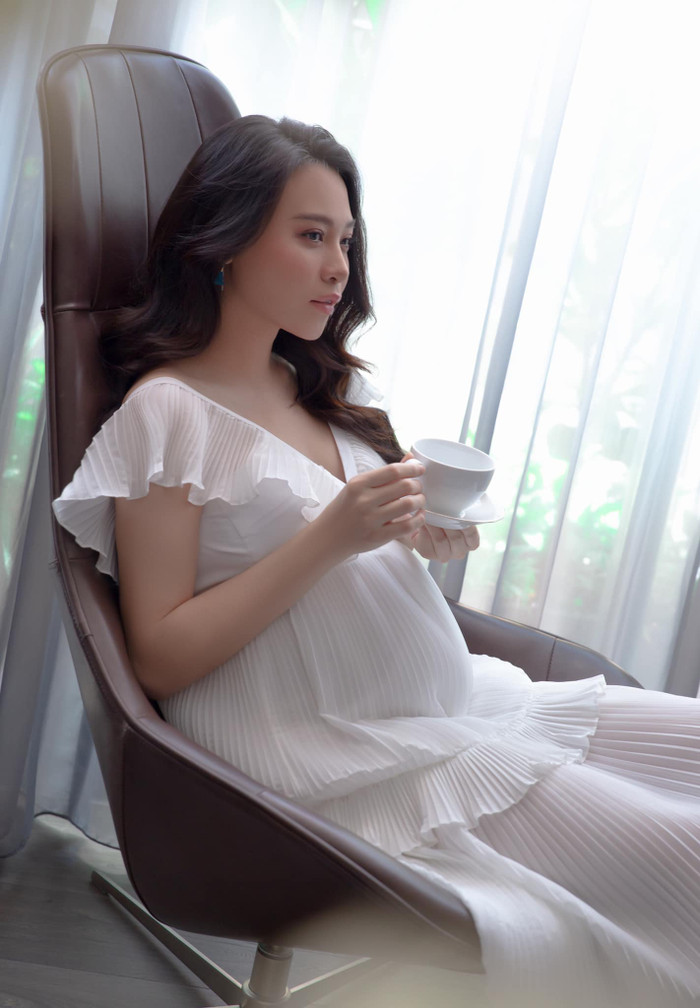 Trong suốt thời gian bầu bì, Đàm Thu Trang liên tục nhận được nhiều lời khen cho nhan sắc xinh đẹp mặn mà 