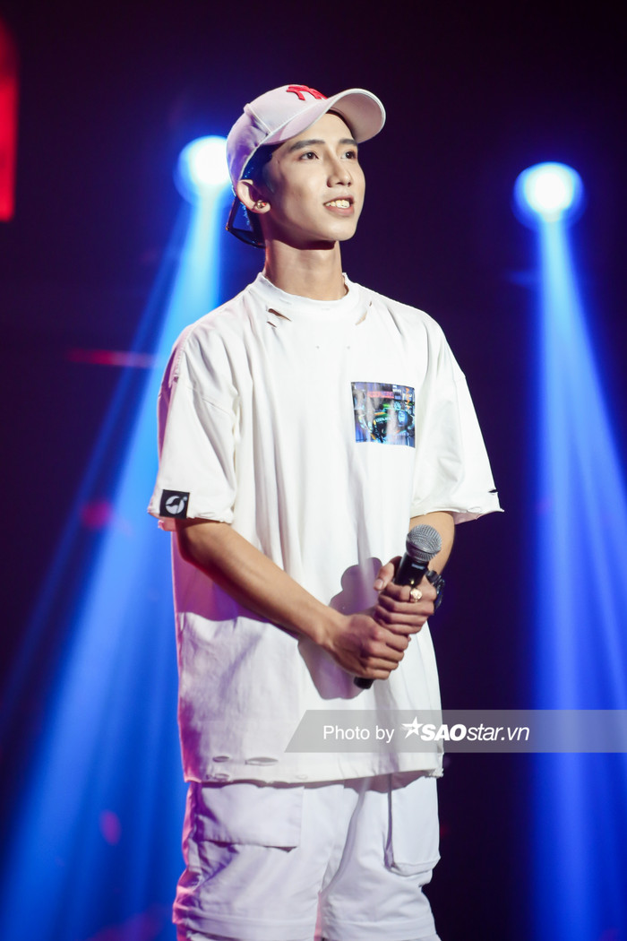 Đi flow 'quá chuẩn', ScripB chinh phục hoàn toàn dàn giám khảo King Of Rap, LK hết lời khen ngợi Ảnh 5