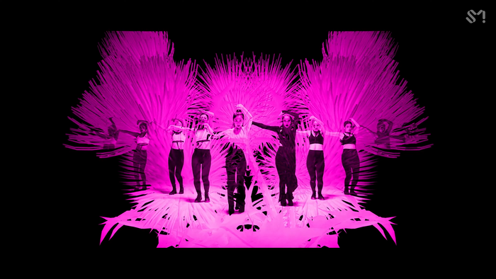 SM 'chơi lớn' đầu tư cho nhóm nhỏ Red Velvet Seulgi & Irene, ra mắt phiên bản Naughty (Demicat remix) Ảnh 4