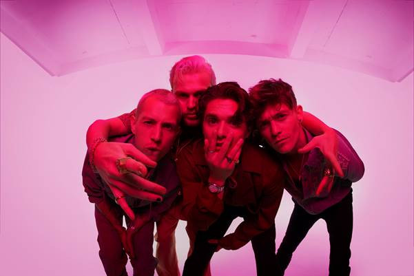 Married In Vegas - Bản nhạc tìm lại khí chất của boyband đình đám nước Anh Ảnh 4