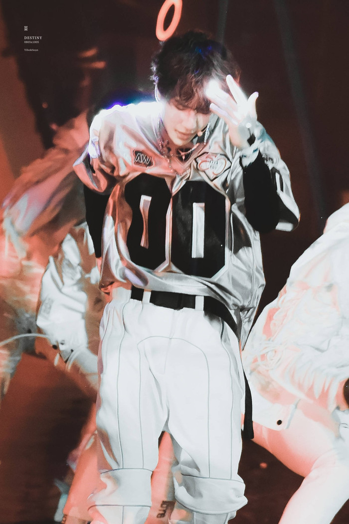 Youku khiếu nại video tập hợp những bước nhảy của Vương Nhất Bác do fan dựng? Ảnh 18