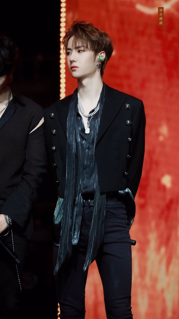 Youku khiếu nại video tập hợp những bước nhảy của Vương Nhất Bác do fan dựng? Ảnh 14