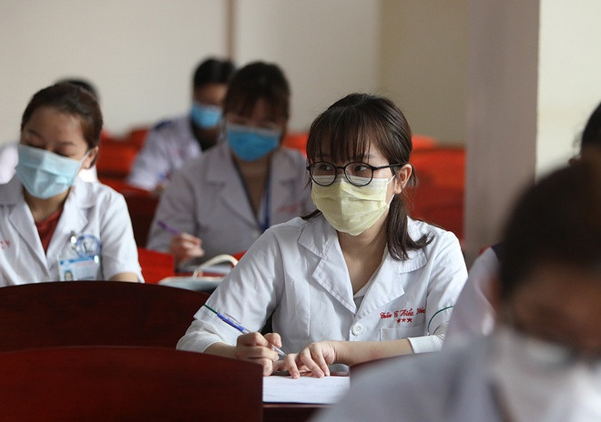 Có khoảng 800 sinh viên, học viên Đại học kỹ thuật Y dược và trường Quân sự quân khu 5 được tập huấn, chuẩn bị chi viện cho Đà Nẵng phòng chống dịch. Ảnh minh họa