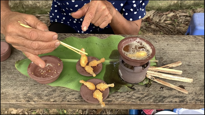 Bà Tân Vlog bỏ làm món 'siêu to khổng lồ', đi ngược thương hiệu để nấu món 'siêu nhỏ' Ảnh 10