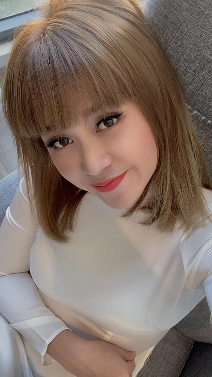 Mặc dù đã ở tuổi U40 nhưng nữ nhạc sĩ vẫn sở hữu làn da mịn màng không khuyết điểm đặc biệt là không có bất cứ dấu hiệu lão hóa nào