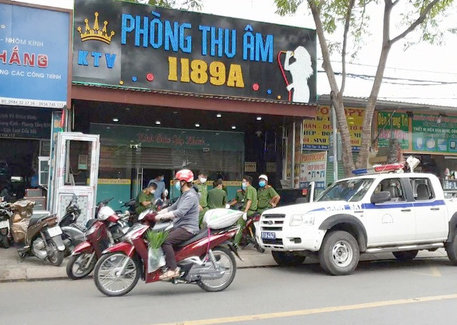 Lực lượng chức năng phát hiện 28 người Trung Quốc nghi nhập cảnh trái phép tại phòng thu âm trên tỉnh lộ 10 (phường Tân Tạo, quận Bình Tân.