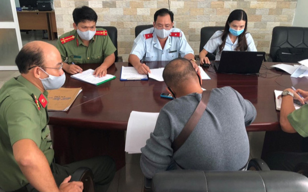 Xử phạt 10 triệu đồng hướng dẫn viên du lịch khoe đưa đoàn khách 'tẩu thoát khỏi Đà Nẵng' Ảnh 2