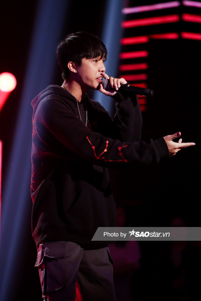 Hot boy Nhật Hoàng bắn Rap hay điên đảo 'đốn tim' 4 HLV King Of Rap, LK xin 'Add Facebook anh ngay' Ảnh 8