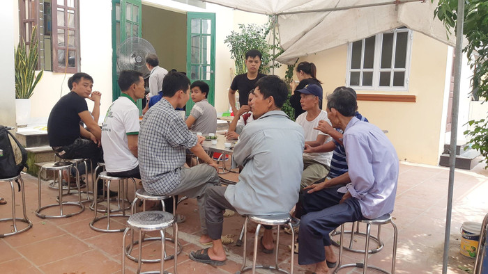 Cuộc gọi cuối cùng của nạn nhân trong vụ sập giàn kính 4 người tử vong, hai đứa trẻ vĩnh viễn mất cha Ảnh 3