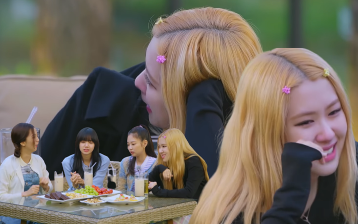 Rosé khóc đỏ cả mũi khi nghe kể về thời thực tập sinh: BlackPink thành công đâu có dễ dàng Ảnh 2